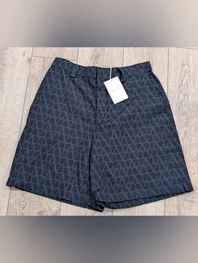 $1390 Mens Valentino Garavani VLOGO Toile Graphic Bermuda Shorts Black 48 US 32